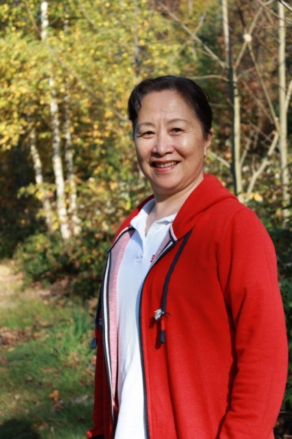 Frau Lena Du Hong